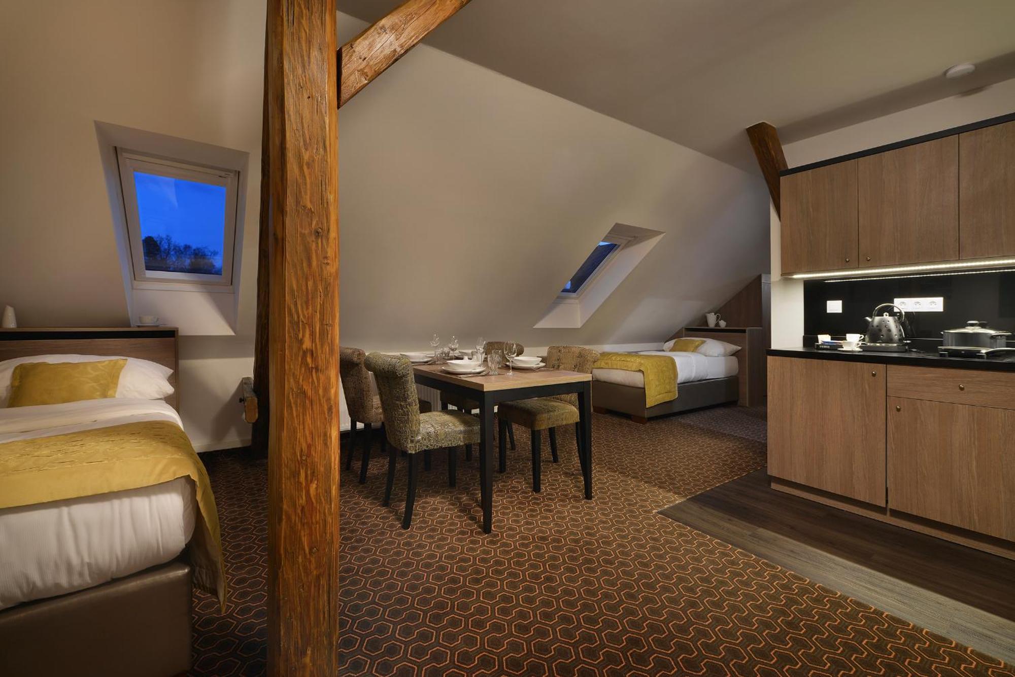 Vysocina Design Apartments Hlinsko Bagian luar foto
